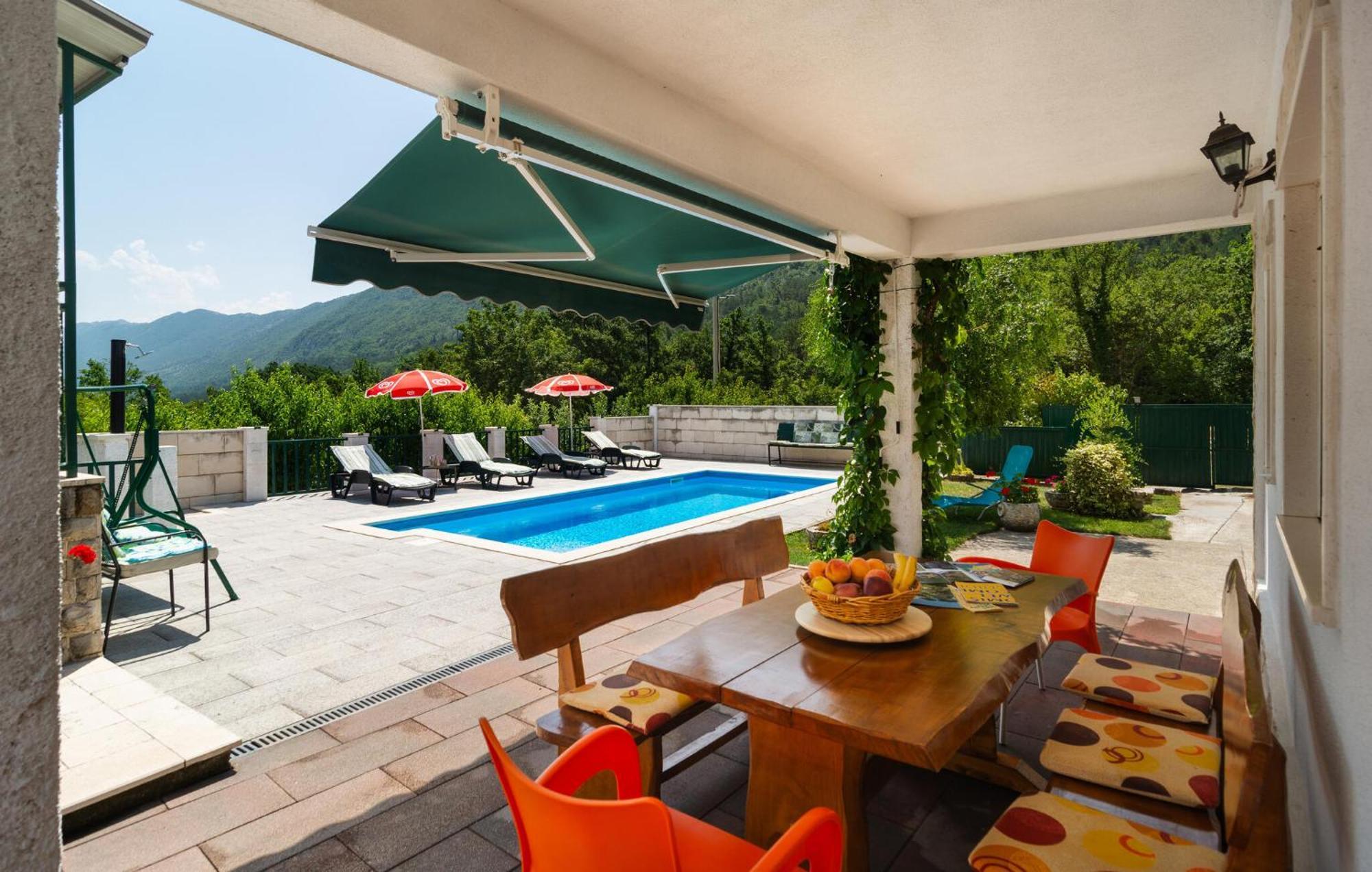Cozy Home In Podaspilje With Kitchen Svinisce Exterior foto